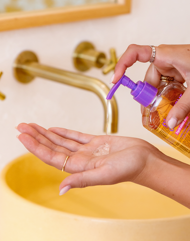 glow your own way hydrated AF brun utan sol-gel för ansikte + kropp